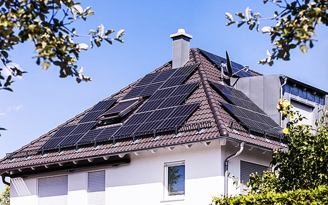 Kalkulator opłacalności fotowoltaiki 2026 – Oblicz zysk i zwrot (Net-billing)