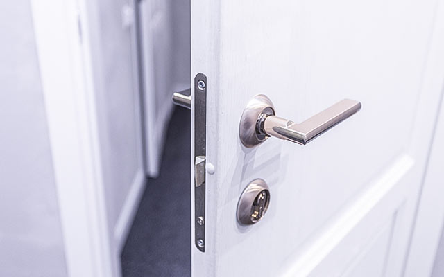 Kalkulator montażu drzwi wewnętrznych