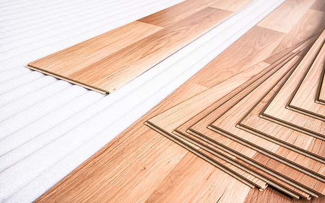 Kalkulator paneli podłogowych – Oblicz ilość paczek i koszty