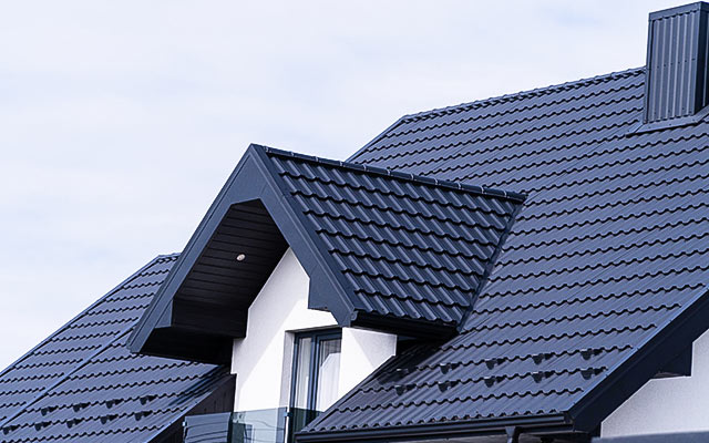 Kalkulator pokrycia dachowego – oblicz ilość dachówki i blachy