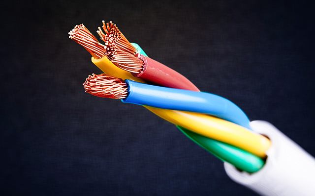 Kalkulator instalacji elektrycznej - ile przewodu 3x1.5 i 3x2.5 potrzebujesz?