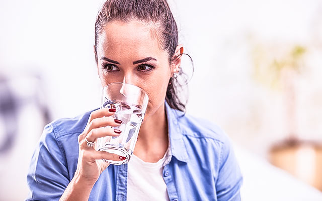 Kalkulator wody – ile wody pić dziennie?